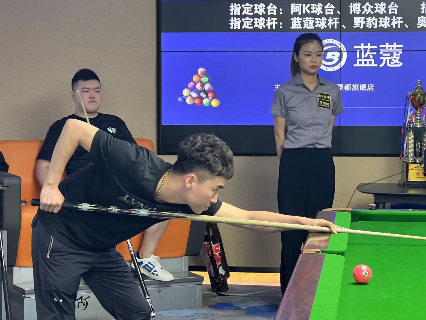攻防两端都